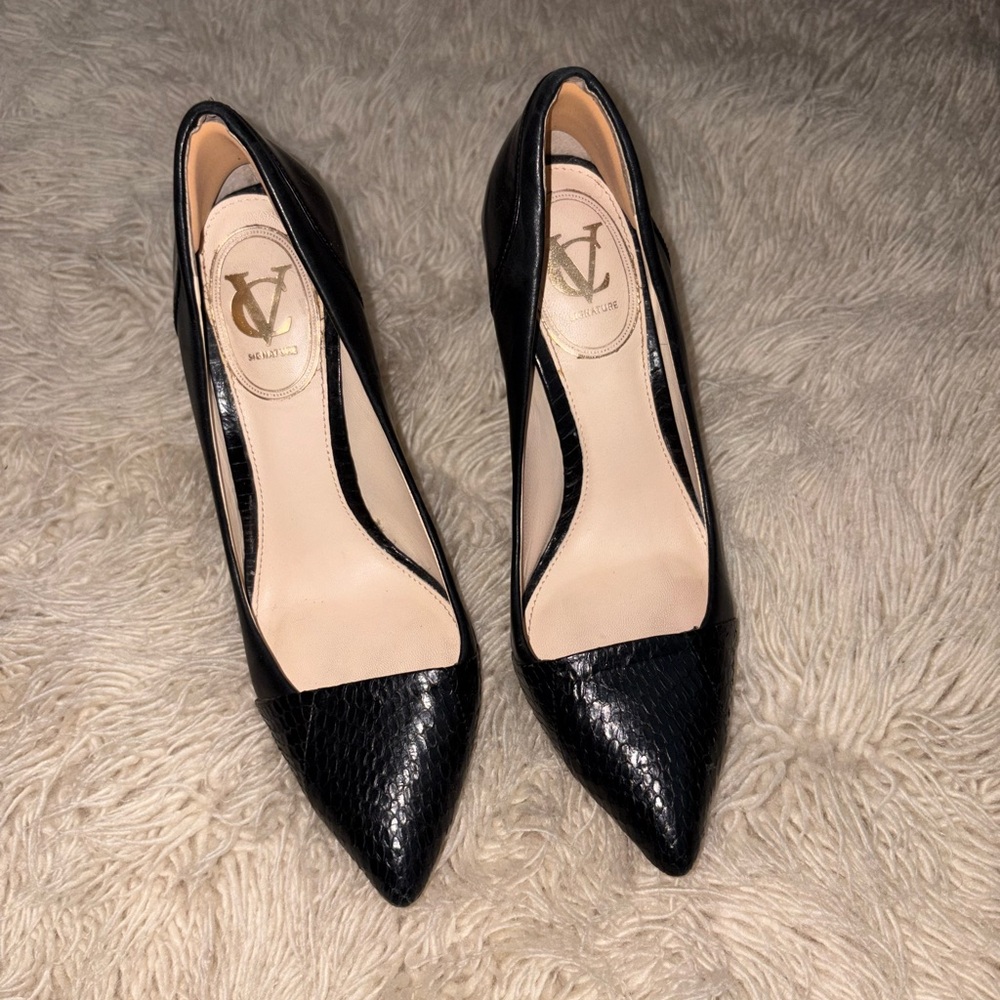 VC Signature Black Leather Snakeskin Pointed Toe Pumps – Size 7.5 / 37.5